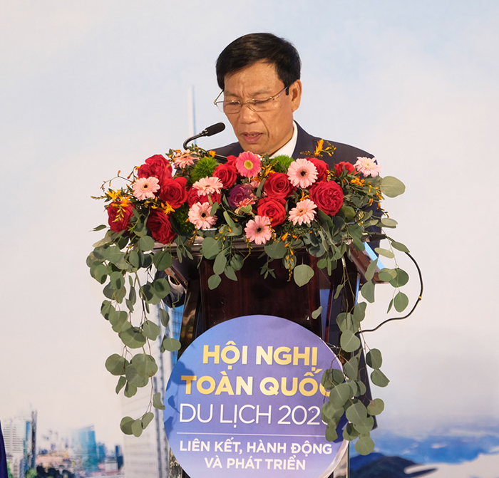 Bộ trưởng Bộ Văn hóa, Thể thao và Du lịch Nguyễn Ngọc Thiện phát biểu khai mạc hội nghị